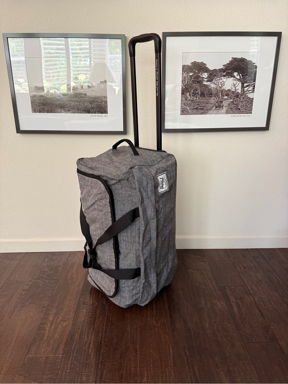 Herschel Supply Co. Wheelie Outfitter Rolling Duffle Bag Suitcase Grey Luggage